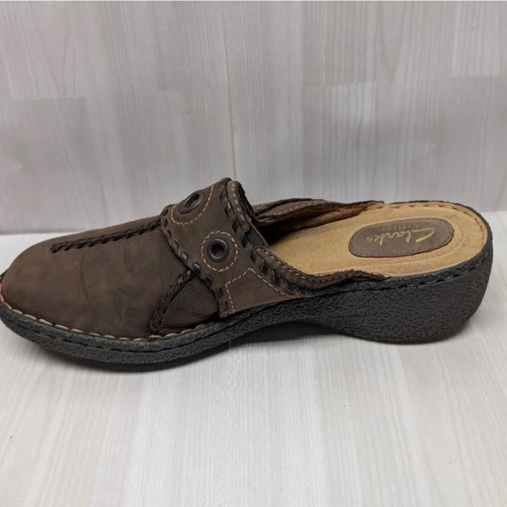 Clarks Artisan Women’s Brown Leather Slip‑On Clogs Mules Shoes Size 8.5 31273